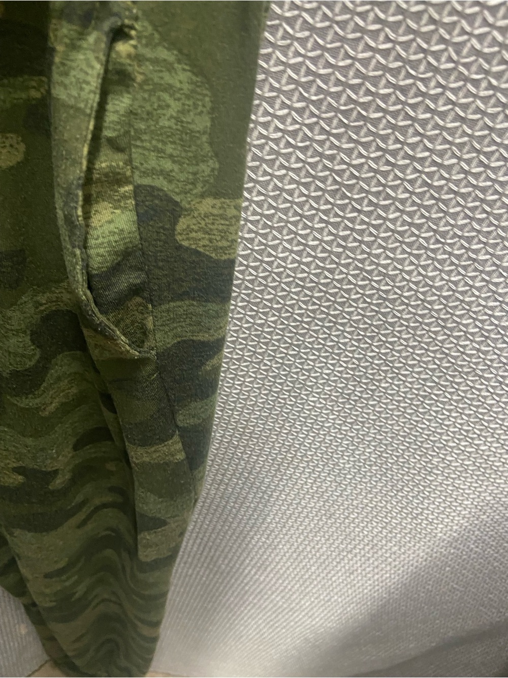 LuLaRoe XL Jumpsuit Jogger Style Ankle Camo V-Neck - Picture 3 of 7